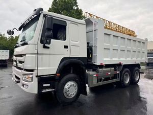 Camión Volquete Howo Usado de Servicio Pesado 6x4 Euro 2 Diésel con Volante a la Izquierda, Unidad Tractora de 371hp, China, en Stock para Venta - Product Image 2
