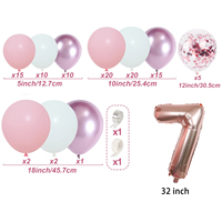 Chaîne de ballons sur le thème rose pour la décoration d'une fête d'anniversaire