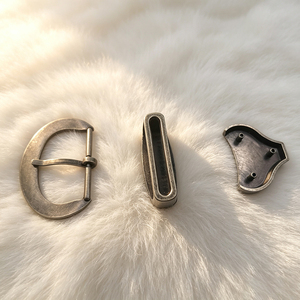 Venta de Accesorios Metálicos Personalizados de Fábrica: Juego de 3 Hebillas de Cinturón Estilo Western de 30mm con Conchos para Cuero - Product Image 1