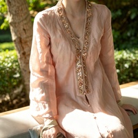 Ensemble deux pièces décontracté chic pour femme : Cardigan ample à col en V, manches longues, orné de sequins et de perles, et robe longue élégante en lin