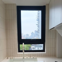 Ventanas de Baño Interiores Personalizables con Rejilla de Aleación de Aluminio y Ventanas Colgantes de Gran Visibilidad