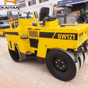 Rouleau compresseur BOMAG BW121 d'occasion de 5 tonnes avec moteur diesel Kubota, puissance de 24,6 kW, capacité de montée de 20 % pour asphalte, 690 heures de fonctionnement - Product Image 2