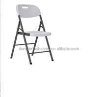 Chaises pliantes légères et portables en plastique blanc pour événements, idéales pour la restauration extérieure, l'entreposage et les fêtes de jardin - Vente en gros