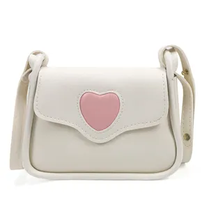 Verstelbare riem kleine clutch portemonnee、dames handtas met harten ontwerp、hobo lederen tassen voor dames