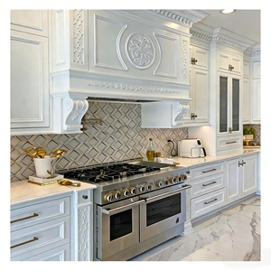 Vermonhouzz Mobili da Cucina Rustici in Legno Bianco per Ville di Campagna e Resort in Stile Moderno - Product Image 1