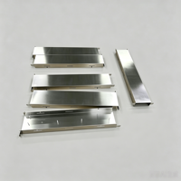 Fabrication sur mesure de tôles métalliques, boîtier en forme de U, revêtement en poudre noir mat, couvercle en tôle métallique, fournisseur par contrat