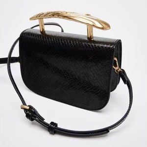 2025 Mini sac à bandoulière enveloppe noire-sac à bandoulière élégant avec poignée en métal, <span class=keywords><strong>pochette</strong></span> structurée pour <span class=keywords><strong>femme</strong></span> - Product Image 3