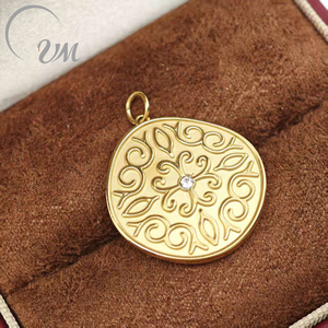 Bague en acier inoxydable plaqué or 18 carats moderne UM Jewelry, vente en gros pour unisexe/hommes/femmes, usage quotidien, cadeau d'anniversaire, décontractée - Product Image 1