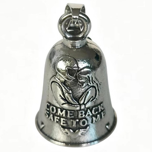 Pendentif cloche de protection vintage en alliage de zinc avec couple gravé et texte « Retourne en toute sécurité vers moi », porte-clés de forme ronde - Product Image 1