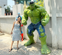 Grande sculpture en résine et fibre de verre du personnage classique d'anime Hulk, super-héros Marvel