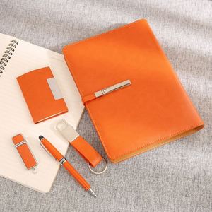 Cadeaux d'affaires promotionnels de luxe en gros : Bloc-notes A5 en PU à couverture rigide, reliure cousue, avec ensemble stylo, boîte à cartes de visite et porte-clés - Product Image 1