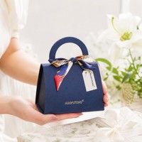 Coffret cadeau de luxe en forme de sac à main, ensemble de savons 200g, savon parfumé, foulard en soie, savon de bain haut de gamme, logo personnalisé OEM ODM