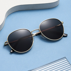 Women's <b>Sunglasses</b> <b>Round</b> <b>Frame</b> Gold UV400 Protection Fashion Outfits - Product Image 2