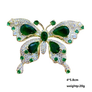 Broche Borboleta Esmeralda de Indústria Pesada Europeia, Versátil e Exquisito, Broche de Inseto Animal para Casaco e Cardigan - Product Image 5