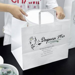 Bolsas de Papel Kraft Impresas Personalizadas para Comida para Llevar, Bolsas de Compras Recicladas para Restaurantes con Asas para Uso en Restaurantes Asiáticos - Product Image 3