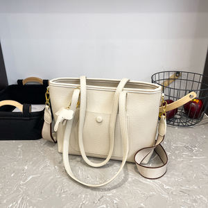 Sac de femme <span class=keywords><strong>Nag</strong></span> en cuir PU imperméable durable de haute qualité Sac fourre-tout léger à la mode - Product Image 2