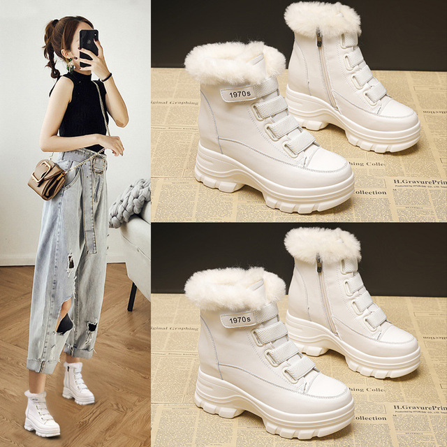 Ready-to-wear Women's Snow Boots Versatile Short Boots Thick Soles Padded Interior Warm Genuine Leather Upper Height Increasing