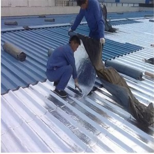 Membrana Impermeabilizante Autoadhesiva <span class=keywords><strong>de</strong></span> Aluminio y Asfalto Modificado con Polímeros para Techos y <span class=keywords><strong>Tejas</strong></span> <span class=keywords><strong>de</strong></span> Acero - Product Image 2