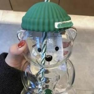Regalo di Natale Cappello di Lana Verde Limitato con Tazza in Vetro a Forma di Orso e Tazza per Bere Caffè/Latte - Product Image 2