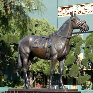 屋外ガーデンスクエア用等身大ブロンズスタンディングホース - Product Image 4