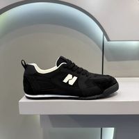 Nouvelles Chaussures Décontractées M577 pour Hommes – Baskets Blanches Basses à Lacets en Maille Respirante, Semelle Souple et Polyvalentes pour la Marche Printanière