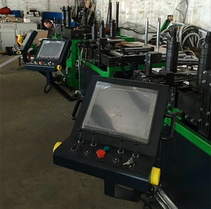 Machine de pliage de <span class=keywords><strong>profil</strong></span>és PVC CNC 4 servos 15T pour fenêtres et portes en aluminium - Product Image 3