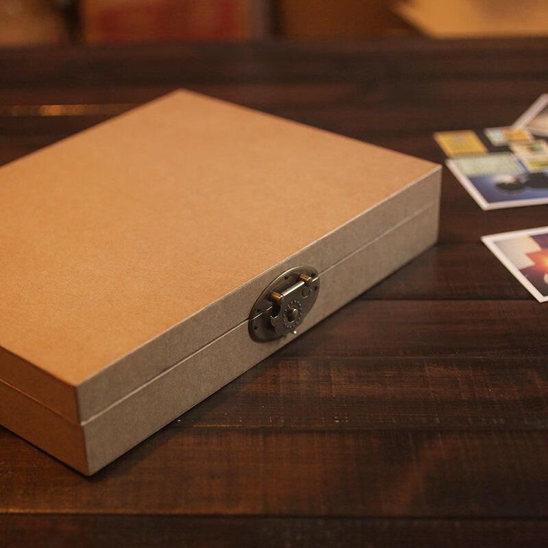 Carnet en papier kraft (inclut une boîte cadeau de collection)
