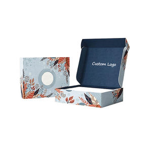 กล่องไปรษณีย์ลูกฟูกแบบกำหนดเองสำหรับขายส่ง รีไซเคิลได้ สำหรับเสื้อผ้า ถุงเท้า เคลือบเงา/ด้าน บุด้วยฟองน้ำ พิมพ์ UV - Product Image 1