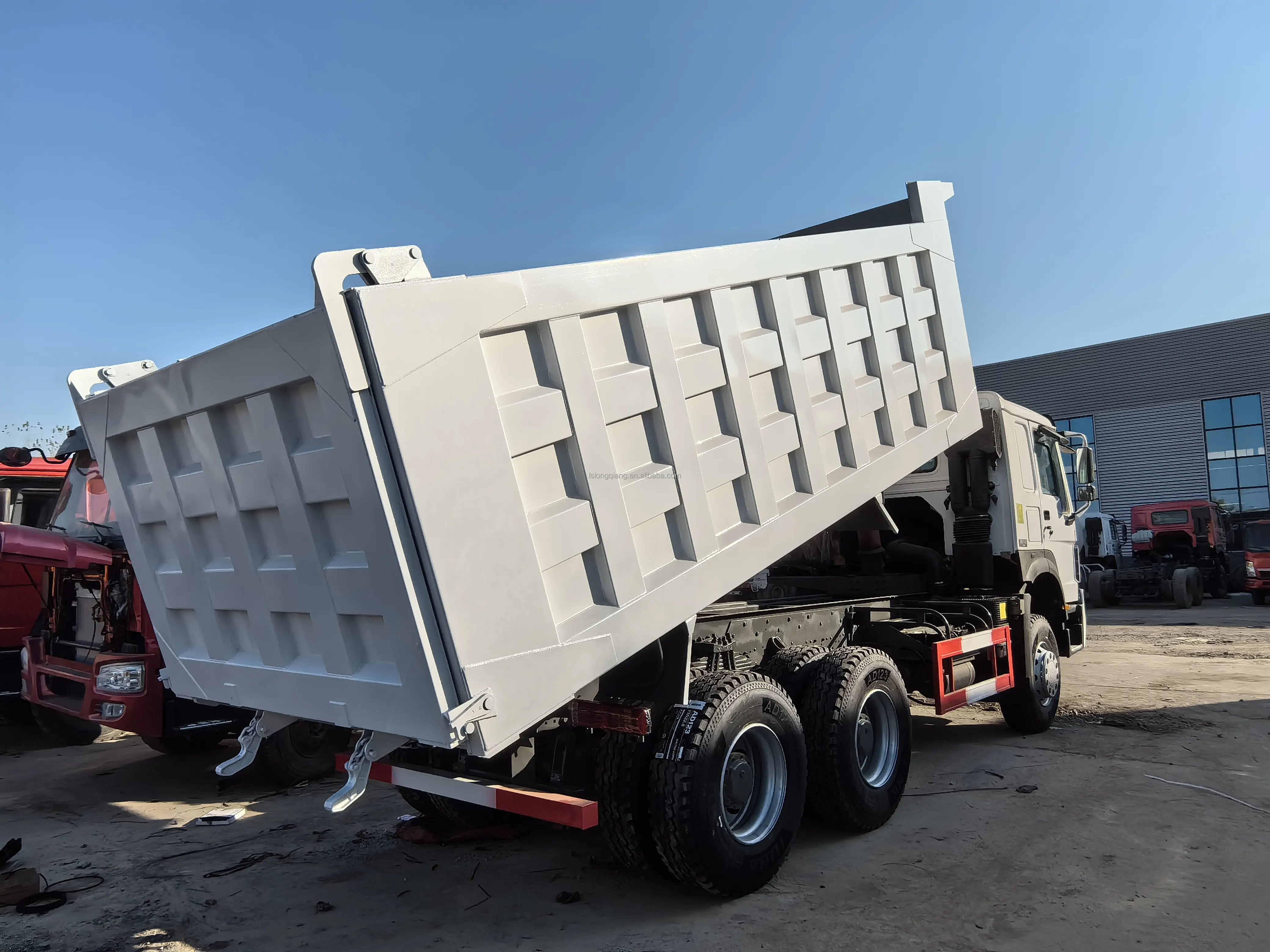 Camion à benne basculante HOWO 40T benne robuste 400hp 6x4 Diesel utilisé camion à benne basculante à 10 roues à vendre