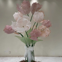 Installations de scène de mariage, bouquets de tulipes géantes artificielles en organza de soie, couleur et taille personnalisées, écologiques, durables pour la décoration