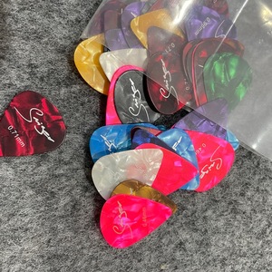 50 plectres de <span class=keywords><strong>guitare</strong></span> en celluloïd PK-A10-50 durables et imperméables pour la vente en gros - Product Image 2