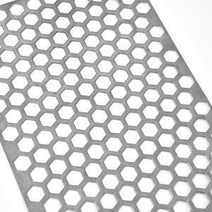Lámina Metálica Perforada de Aleación de Aluminio con Orificios Hexagonales, Soldable, Grosor Personalizable para Aplicaciones de Malla Metálica - Product Image 1