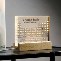 Tableau Périodique des Éléments en Acrylique 3D, Ornement de Bureau avec Base Lumineuse LED en Bois, Intensité Réglable, Alimentation USB, Cadeau pour la Journée des Enseignants, Décoration de Table d'Étude