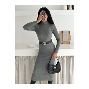 Vestido suéter gris de cuello alto con cinturón, corte regular, manga larga, largo maxi para mujer, 135 cm - Product Image 1