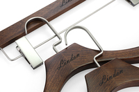 Cintre en bois de luxe personnalisé avec logo, épaules larges, pour vêtements, style antique, avec crochet et pinces en nickel