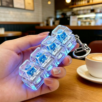 4pcs Mini Keyboard Toy Penghilang Stres DIY LED Menyala Tombol Fidget Gantungan Kunci Dekompresi Jari dengan gantungan kunci untuk Hadiah