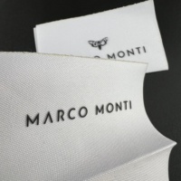Étiquettes en silicone gaufrées 3D personnalisées étiquettes de vêtements étiquettes tissées de col avec nom de marque pour hauts pantalons robes sacs
