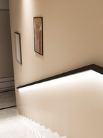 Lampe à induction LED Main courante d'escalier en acier inoxydable Éclairage d'escalier à chargement automatique pour la maternelle et les personnes âgées