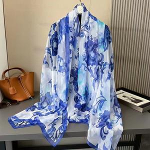 وشاح نسائي بملمس حريري، تصميم جديد ناعم وسلس من البوليستر، طويل مع طباعة زهور، جودة عالية منسوجة للصيف للبالغين - Product Image 4