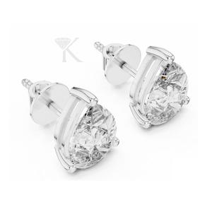 Boucles d'oreilles clous en diamant de laboratoire taille poire, serties de 3 griffes en or jaune avec fermoirs à vis sécurisés, élégantes et minimalistes - Product Image 4