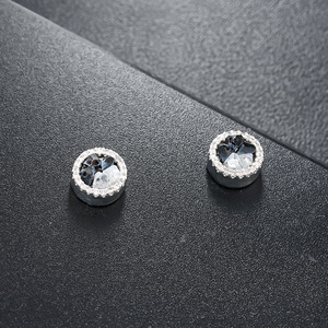 Boucles <span class=keywords><strong>d</strong></span>'oreilles clous magnétiques en cristal de glace pour hommes, avec copeaux de <span class=keywords><strong>diamant</strong></span> noir et blanc, style punk, personnalisées, en cuivre plaqué or véritable - Product Image 2