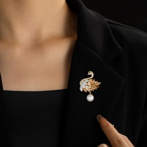Muyu Swan Brooch Zinc Alloy Claw Setting Women's Party Animal Corsage Jewelry Accessory - Product Image 4