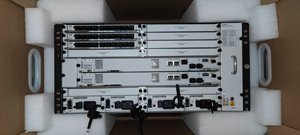 Routeur d'entreprise NetEngine 8000, composants de châssis AC intégrés, y compris 2 alimentations AC, boîtier de ventilateur 02353EWU CR8BM8BKPAC1 - Product Image 6