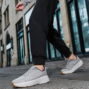 Chaussures de course respirantes en matériau de qualité supérieure, antidérapantes, confortables et douces, tendance pour hommes - Product Image 1