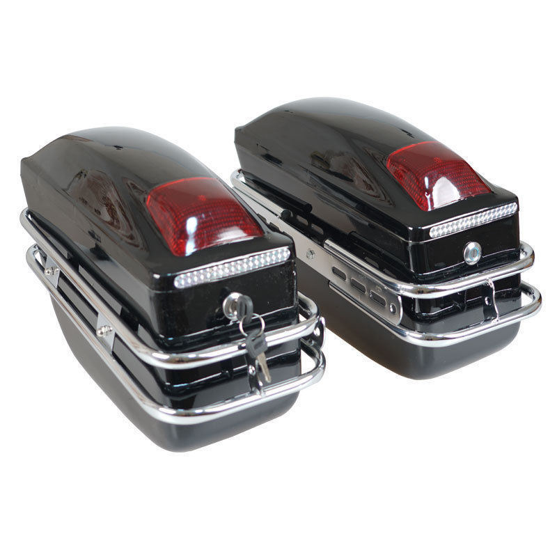 Un par de cajas laterales con luces