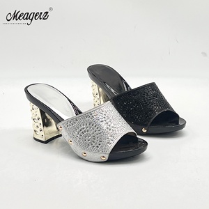 2026 Ingrosso Eleganti Sandali Estivi con Strass e Tacco Quadrato per Donna, Ideali per Feste - Product Image 1