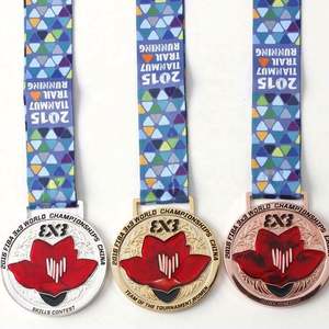 Medallas Personalizadas de Calidad para Maratón, Ciclismo y Triatlón, en Oro, Plata y Bronce, con Cinta y Técnica de Grabado - Product Image 2