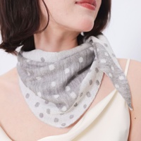 Jilbab Segitiga Satin Motif Polkadot Warna Kontras untuk Wanita, Musim Semi Gugur, Modis, Serbaguna, Multifungsi, untuk Leher dan Luar Ruangan
