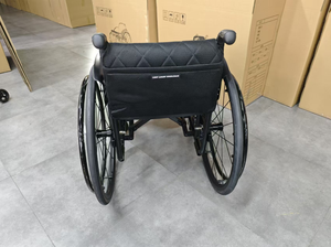 Fauteuil roulant de sport manuel en alliage d'aluminium pliable et multifonctionnel ultra-léger pour handicapés adultes facile à transporter en toute sécurité voyage - Product Image 5