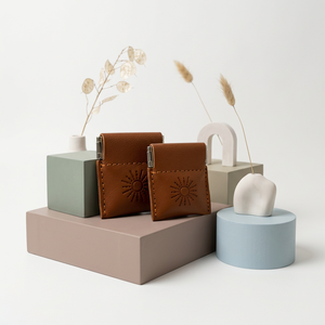 WRIZA Porte-clés en cuir véritable avec motif soleil ajouré, étui de protection compact et durable pour clés de voiture, style simple - Product Image 6